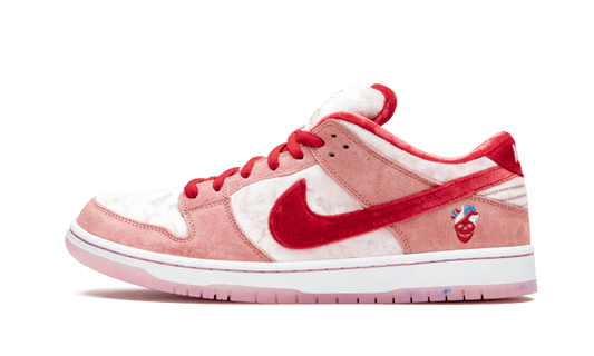 Nike SB Dunk Low Strange Love